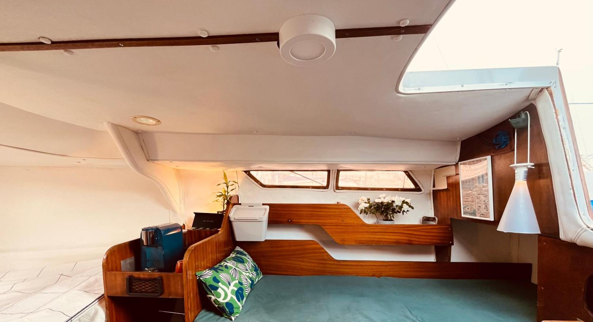 Bacus - Your Floating Hideaway In Lissabon