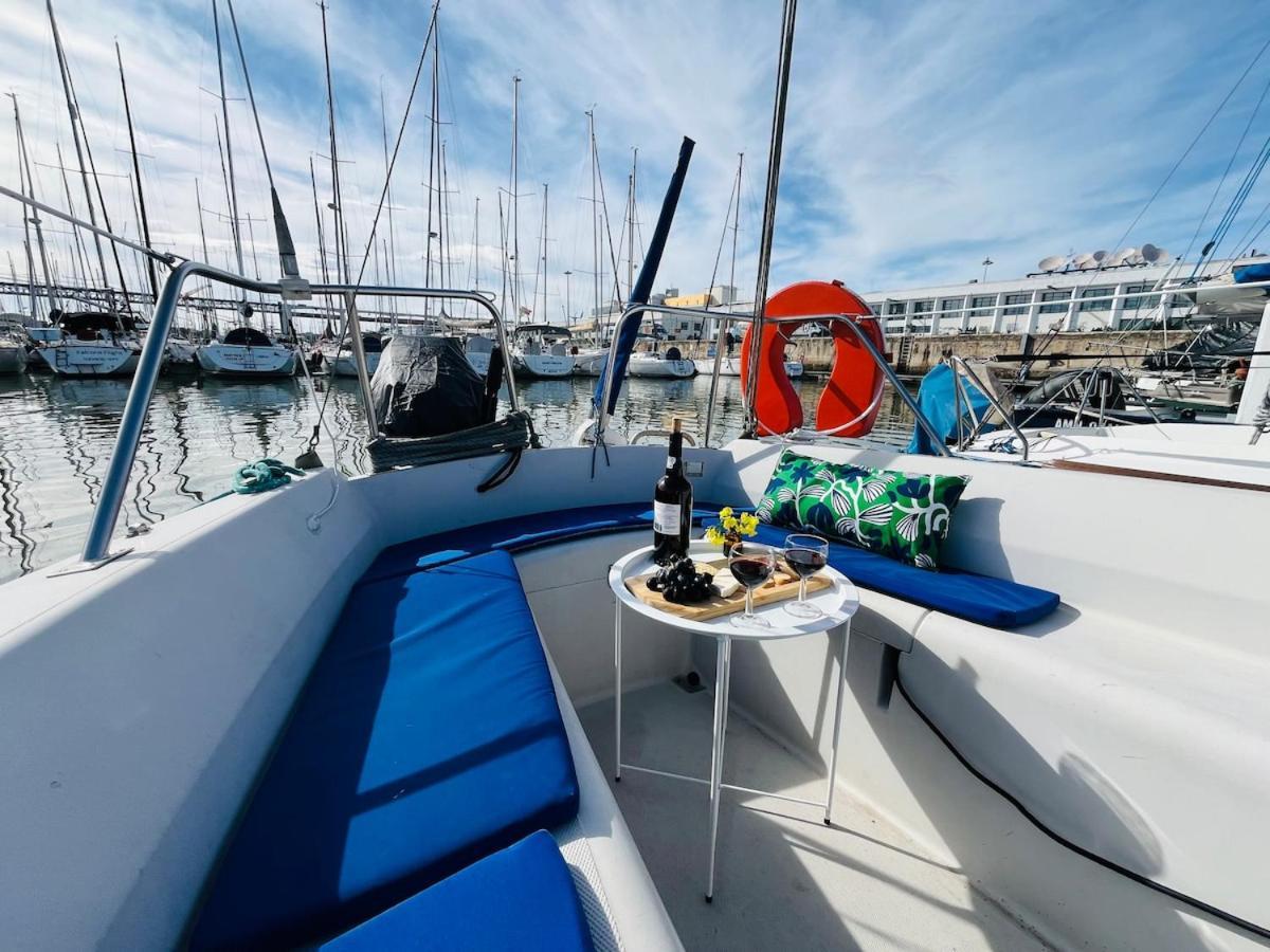 Bacus - Your Floating Hideaway In * Lissabon